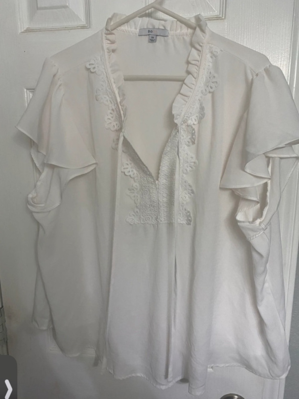 Elegant White Ruffle Lace Women's Blouse -